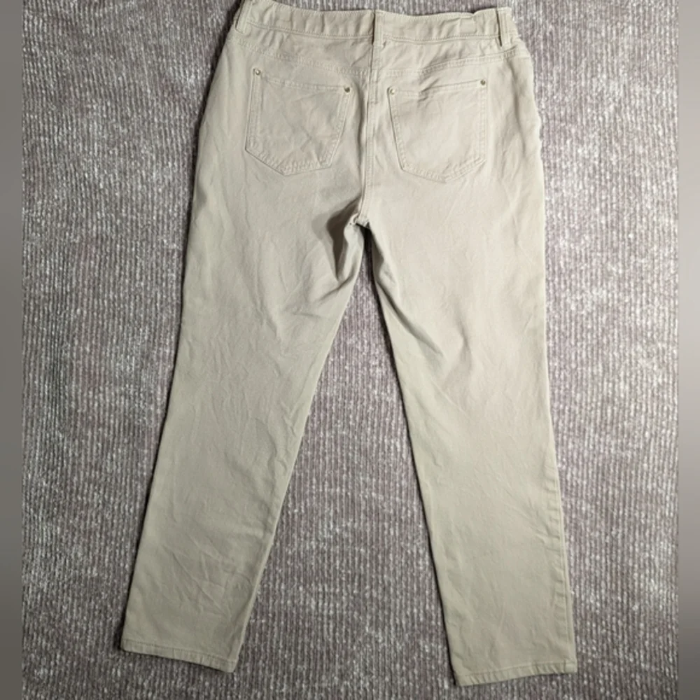 Chico's So Slimming Stretch Ankle/Cropped Leg Pant Tan Size‎ 0.5 (Sm6)